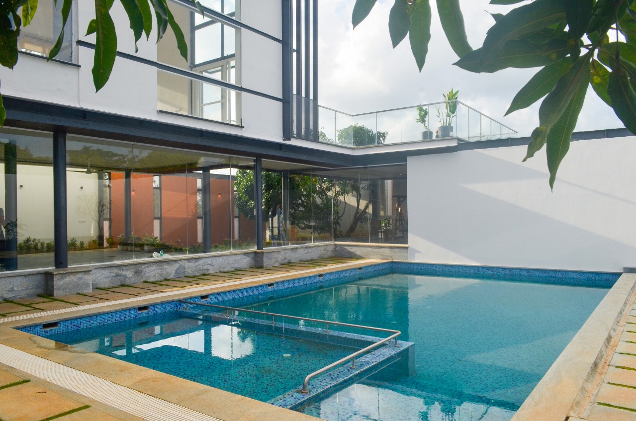 Mystic Red Apple Farm Villa