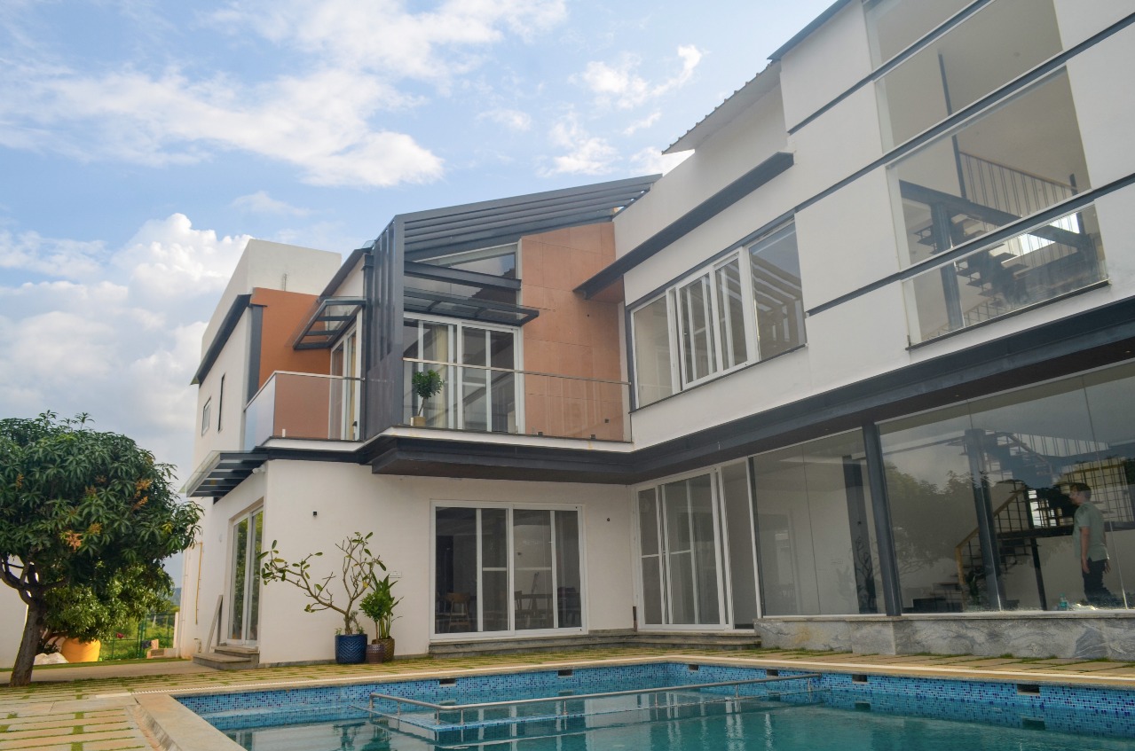 Mystic Red Apple Farm Villa